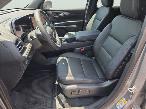 New 2026 Chevrolet Traverse LT w/ Driver Confidence Package FWD image 39
