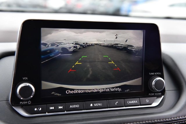 Used 2023 Nissan Rogue S FWD image 12