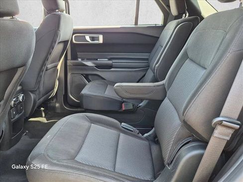 Used 2020 Ford Explorer XLT AWD/4WD image 17