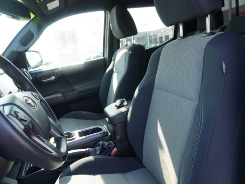 Used 2021 Toyota Tacoma TRD Off-Road image 21