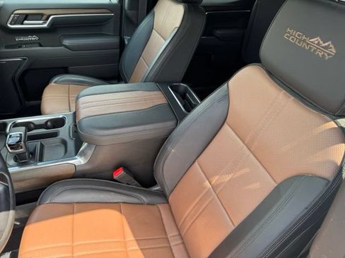 Certified 2025 Chevrolet Silverado 1500 High Country AWD/4WD image 6