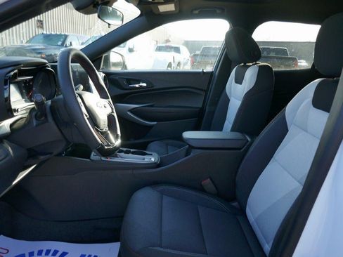 New 2026 Chevrolet Trax RS w/ Sunroof Package FWD image 12
