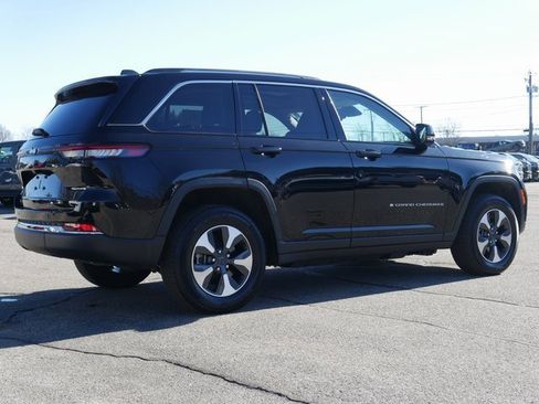 Used 2023 Jeep Grand Cherokee 4WD 4xe image 6