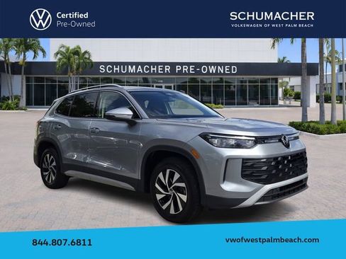 Certified 2025 Volkswagen Tiguan S image 1