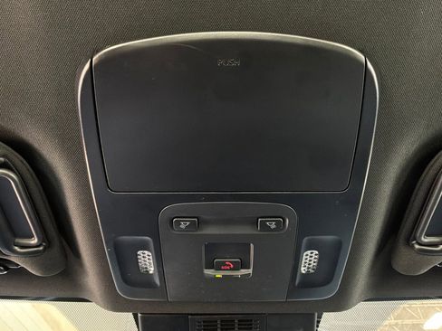 Used 2025 Toyota Camry SE FWD image 17