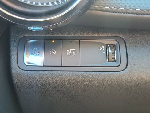 Used 2025 Chevrolet Equinox LT image 28