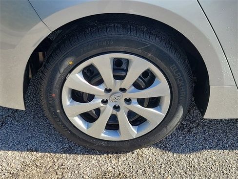 Used 2024 Toyota Corolla LE image 5