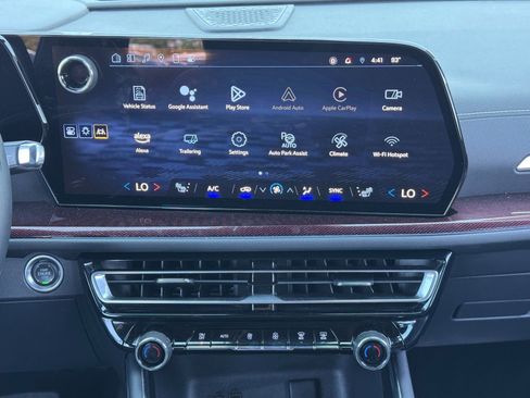 Used 2024 Chevrolet Traverse Z71 w/ Enhanced Driving Package image 22