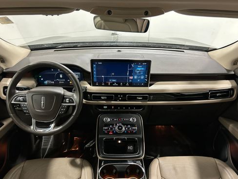 Used 2021 Lincoln Nautilus Reserve image 12