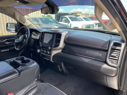 Used 2019 RAM 1500 Laramie AWD/4WD image 17