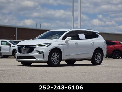Used 2023 Buick Enclave Essence FWD image 3