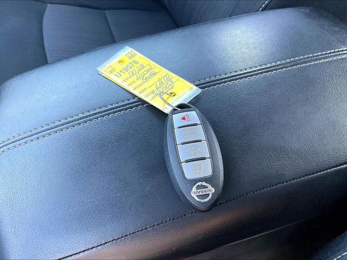 Used 2023 Nissan Sentra SV FWD image 13