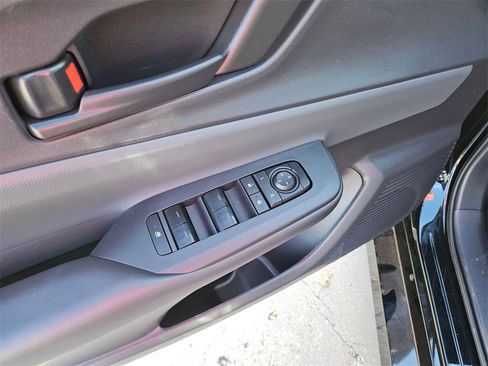 Used 2025 Toyota Prius LE image 15