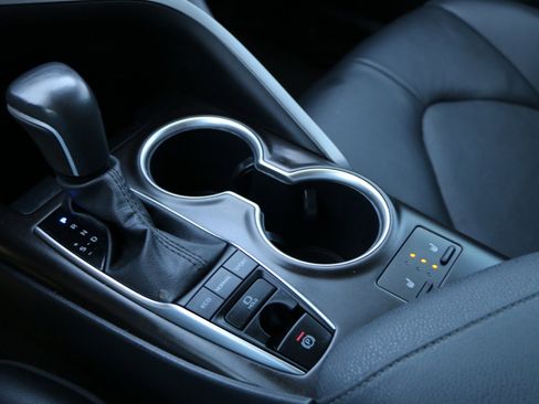 Used 2024 Toyota Camry XLE image 23