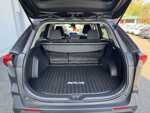 Certified 2023 Toyota RAV4 LE AWD/4WD image 10