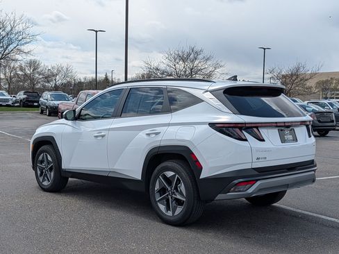 Certified 2025 Hyundai Tucson SEL AWD/4WD image 3