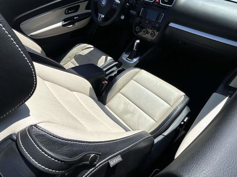 Used 2015 Volkswagen Eos Executive FWD image 14