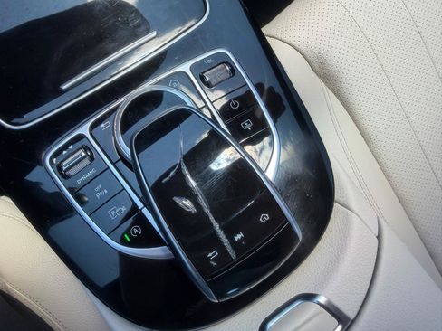 Used 2018 Mercedes-Benz E 300 4MATIC image 17