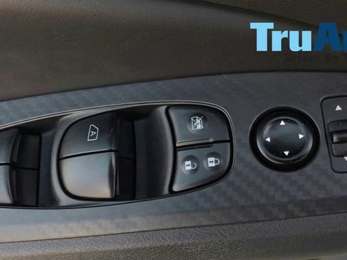 Used 2025 Nissan Altima 2.5 SV FWD image 16