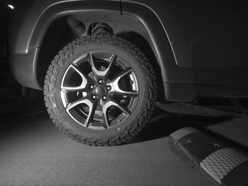 Used 2025 Jeep Compass Trailhawk image 15