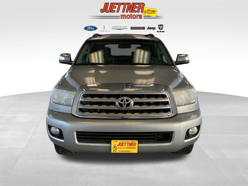 Used 2013 Toyota Sequoia Platinum AWD/4WD image 2