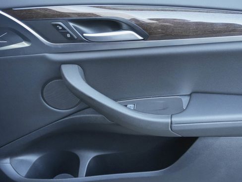 Used 2025 BMW X4 xDrive30i image 28