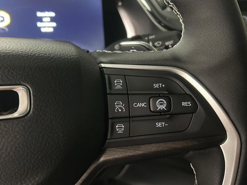 New 2026 Jeep Grand Cherokee Altitude image 18