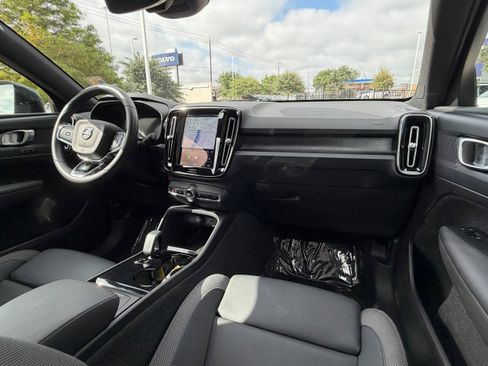 Certified 2023 Volvo C40 Recharge Core AWD/4WD image 13