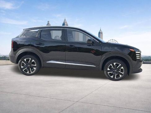 Certified 2025 Nissan Kicks SR FWD image 27