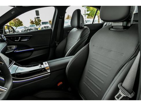 Certified 2026 Mercedes-Benz C 300 4MATIC Sedan image 9