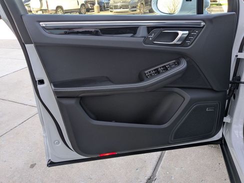 New 2026 Porsche Macan S image 13