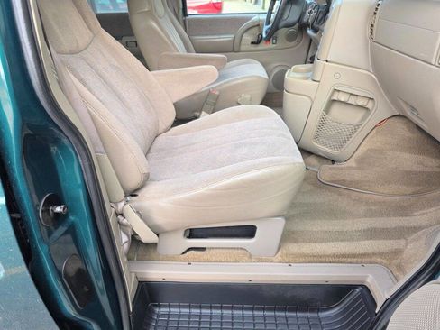Used 2000 Chevrolet Astro Passenger AWD image 13