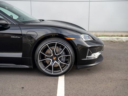 Certified 2025 Porsche Taycan RWD image 9