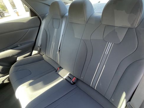 Used 2023 Hyundai Elantra Blue image 23