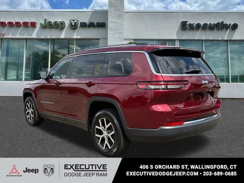 Used 2023 Jeep Grand Cherokee L Limited w/ Luxury Tech Group II AWD/4WD image 2