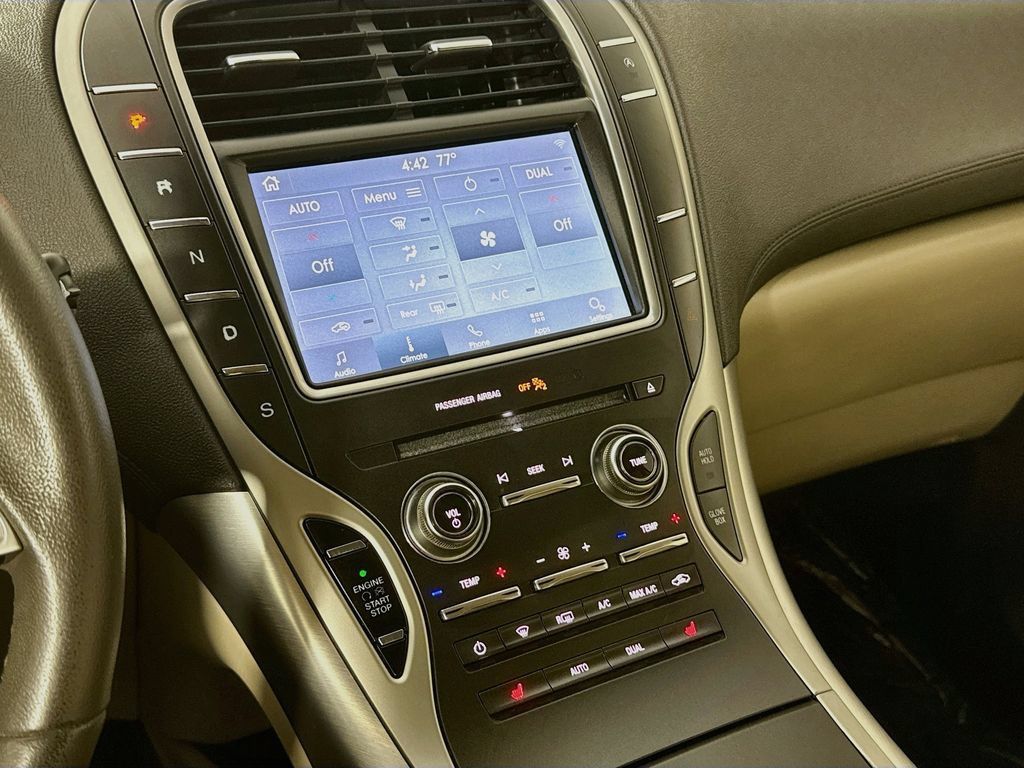 Used 2019 Lincoln Nautilus Premier AWD/4WD image 18