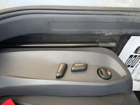 Used 2023 Volkswagen Tiguan SE AWD/4WD image 14