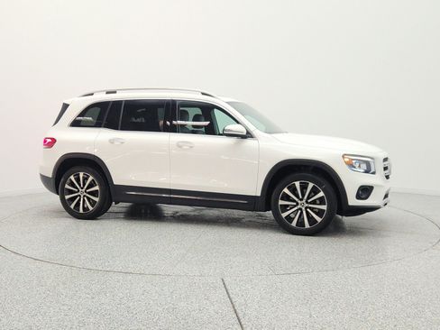 Used 2022 Mercedes-Benz GLB 250 image 4