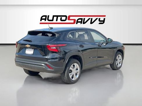 Used 2024 Chevrolet Trax LS FWD image 7