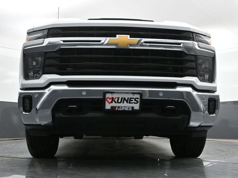 Used 2025 Chevrolet Silverado 2500 LT w/ Safety Package AWD/4WD image 43