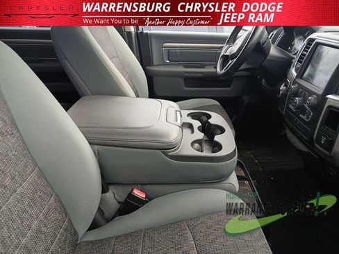 Used 2019 RAM 1500 Classic SLT w/ Luxury Group image 11