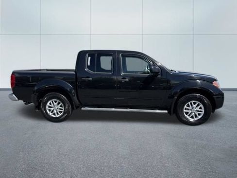 Used 2021 Nissan Frontier SV AWD/4WD image 2