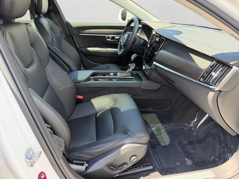 Used 2018 Volvo V90 T5 Cross Country w/ Convenience Package AWD/4WD image 8