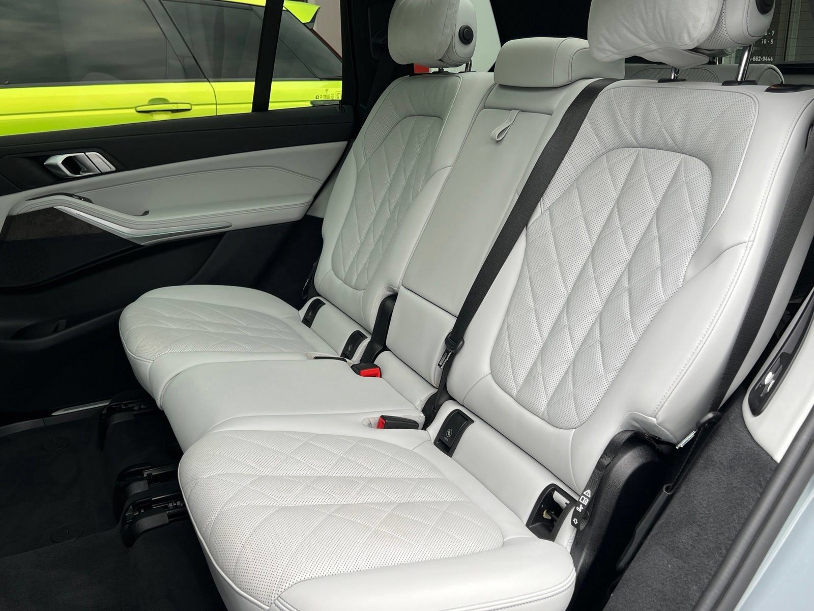 Used 2023 BMW X7 xDrive40i w/ M Sport Package AWD/4WD image 21