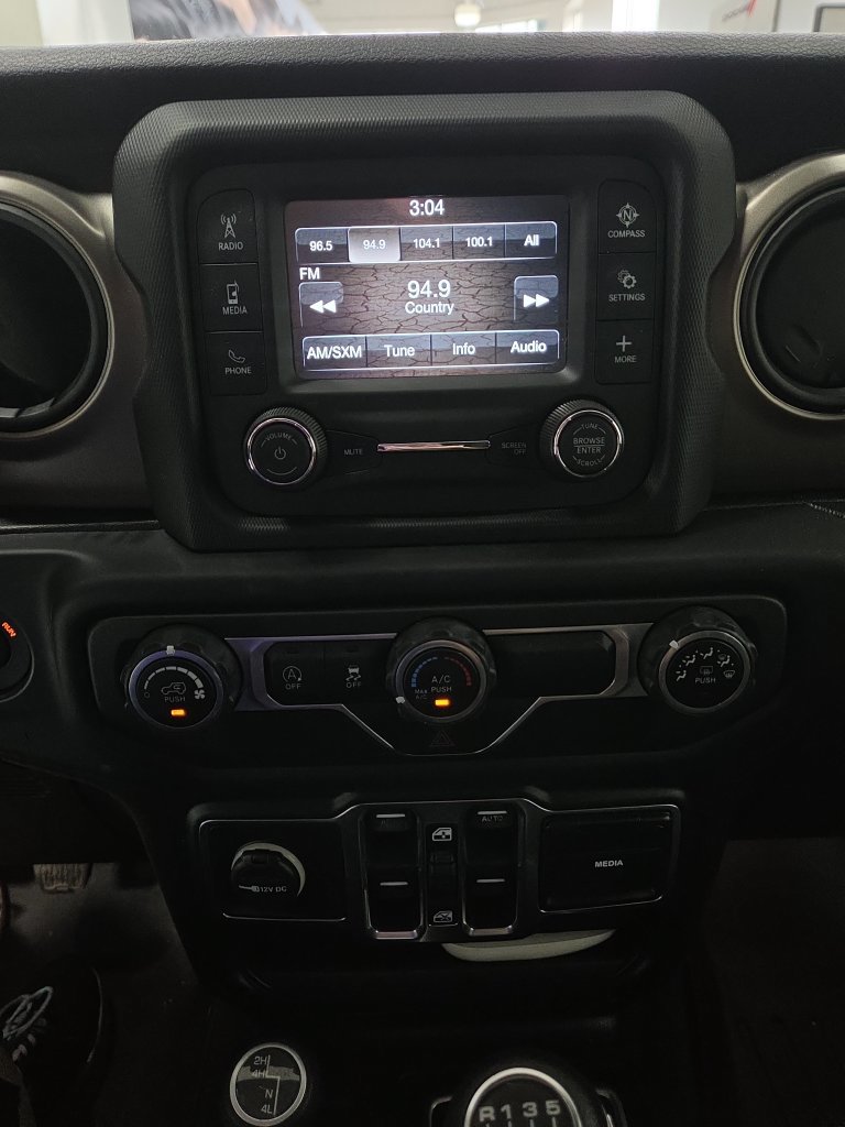 Used 2018 Jeep Wrangler Unlimited Sport S AWD/4WD image 29