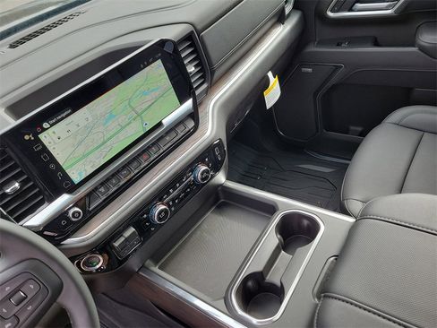 New 2025 GMC Sierra 3500 SLT w/ SLT Convenience Package image 36