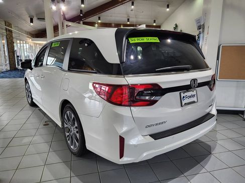 New 2026 Honda Odyssey Touring image 5