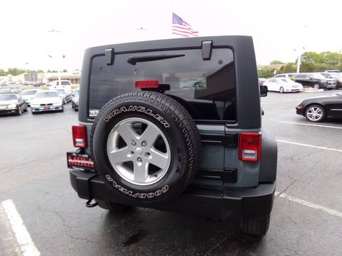 Used 2015 Jeep Wrangler Unlimited Sport w/ Quick Order Package 24S AWD/4WD image 41