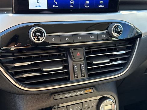 Certified 2021 Ford Escape SE w/ SE Sport Appearance Package image 28