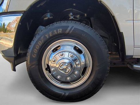 Used 2024 RAM 3500 Big Horn image 23